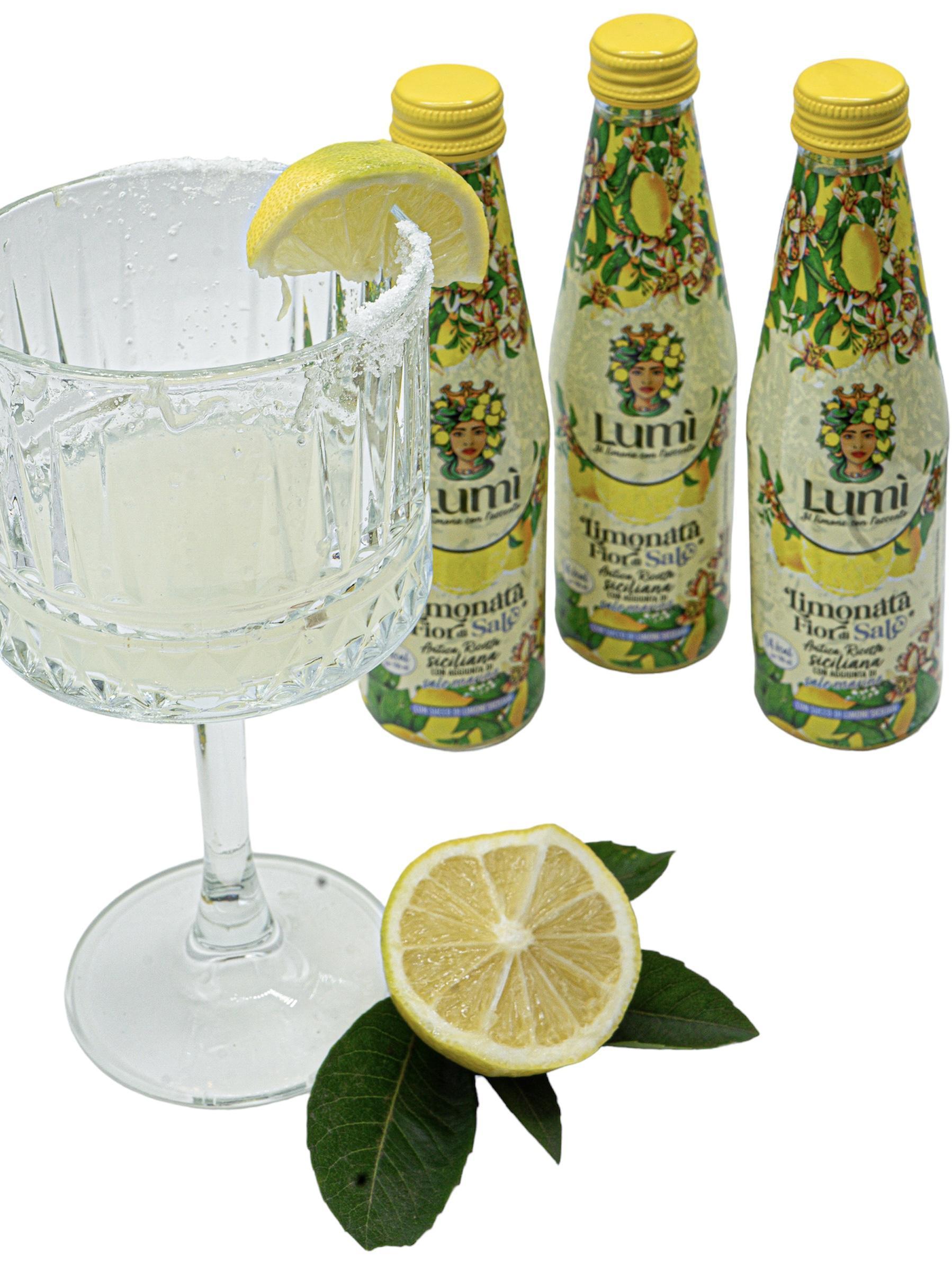 Limonata Fior di sale Lumi antica ricetta siciliana in bottiglia di vetro da 250ml. Particolare Bicchiere e Limone.